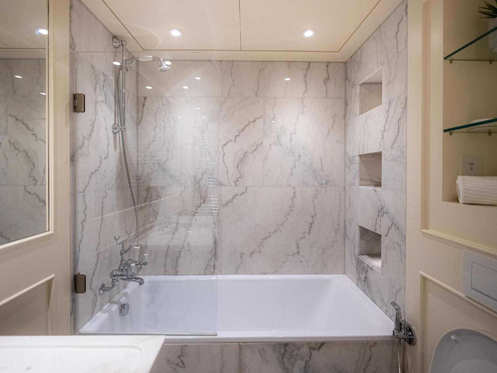 Modern Deluxe Five Bedroom House Near Chalk Farm Station By Belvilla 런던 외부 사진