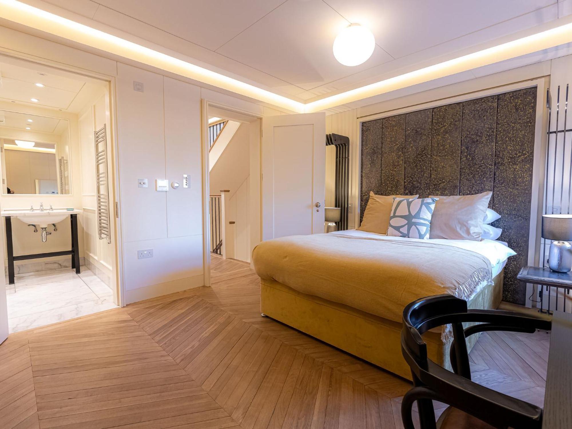 Modern Deluxe Five Bedroom House Near Chalk Farm Station By Belvilla 런던 외부 사진