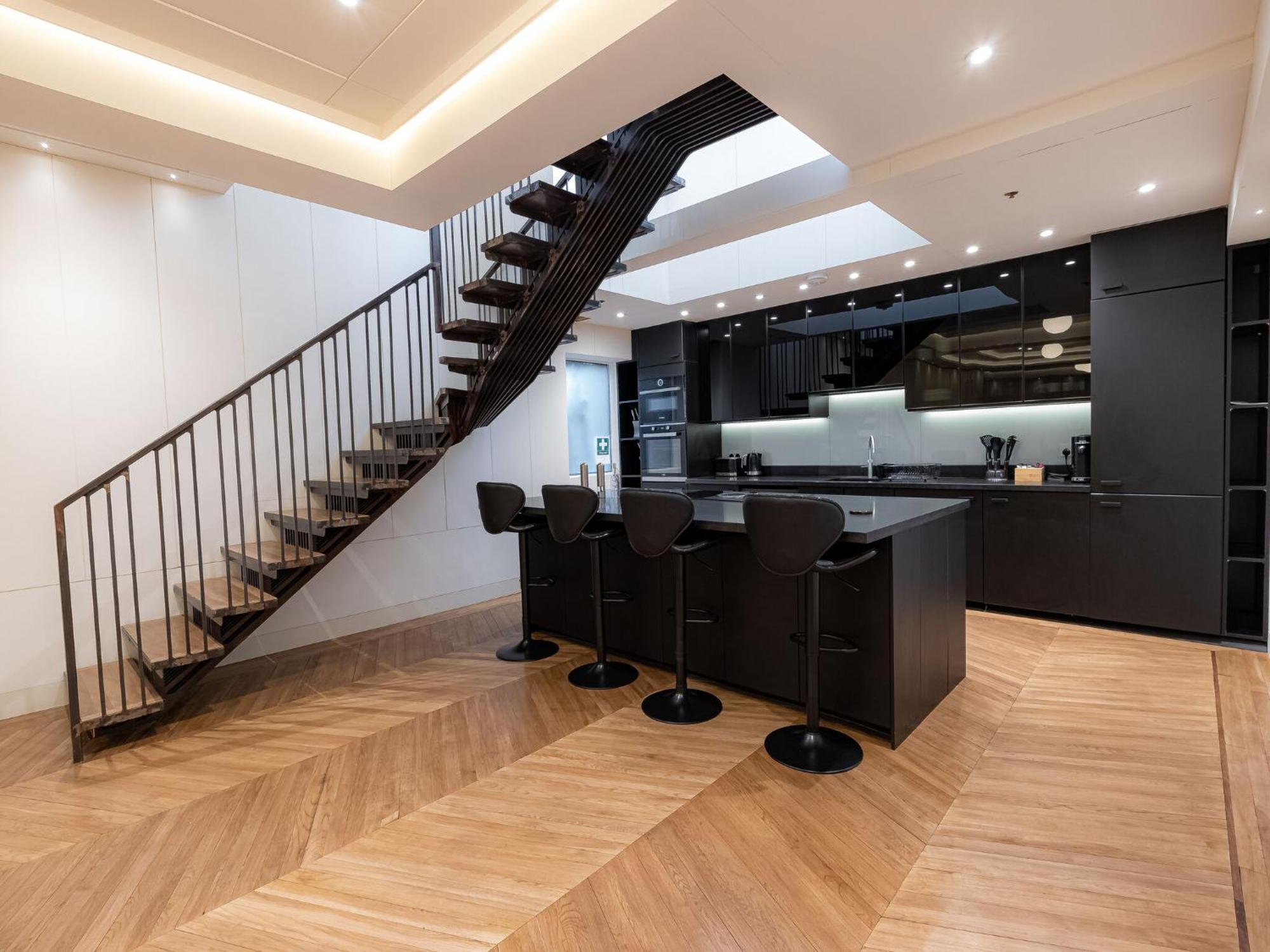 Modern Deluxe Five Bedroom House Near Chalk Farm Station By Belvilla 런던 외부 사진