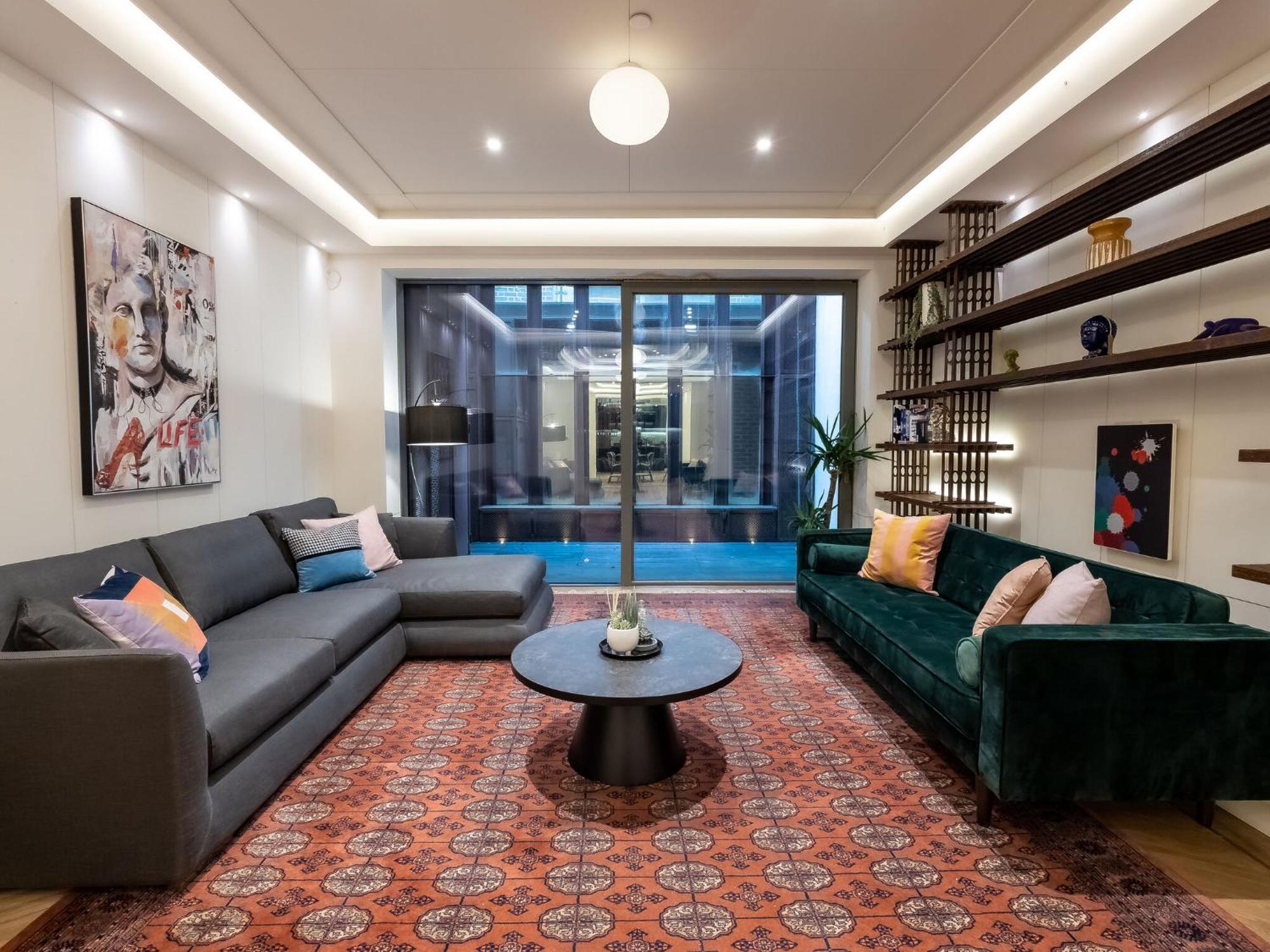 Modern Deluxe Five Bedroom House Near Chalk Farm Station By Belvilla 런던 외부 사진